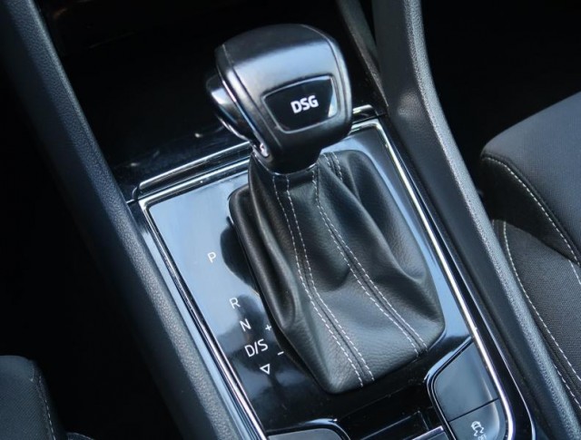 Škoda Karoq  1.5 TSI Sportline
