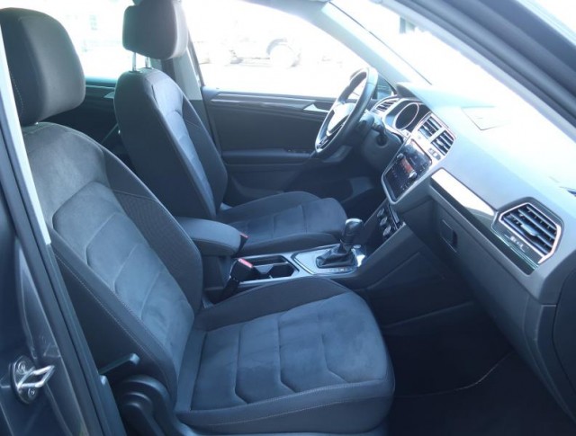 Volkswagen Tiguan  1.5 TSI R-Line