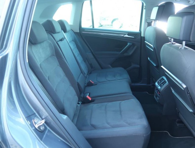 Volkswagen Tiguan  1.5 TSI R-Line