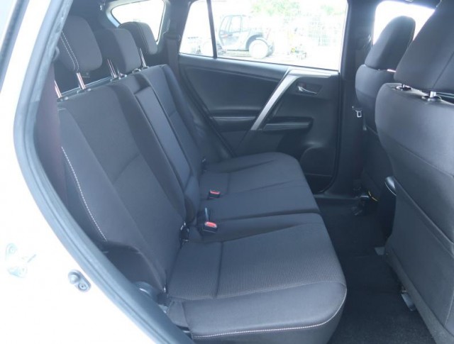 Toyota RAV 4  2.0 D-4D 