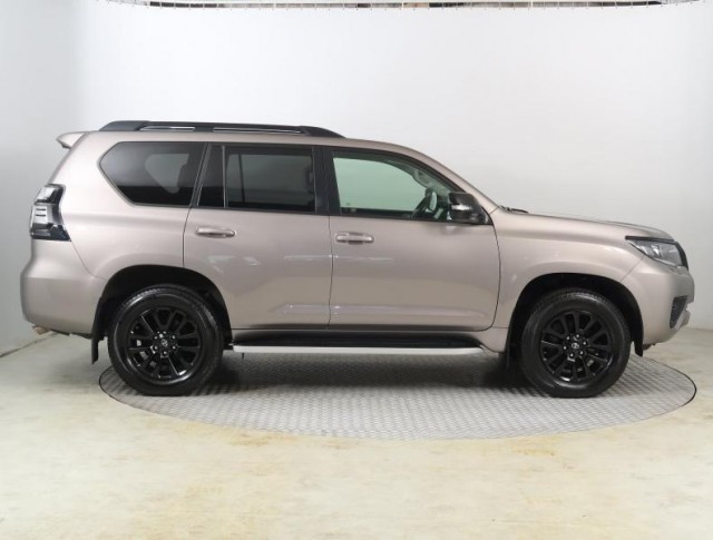 Toyota Land Cruiser  2.8 D-4D 