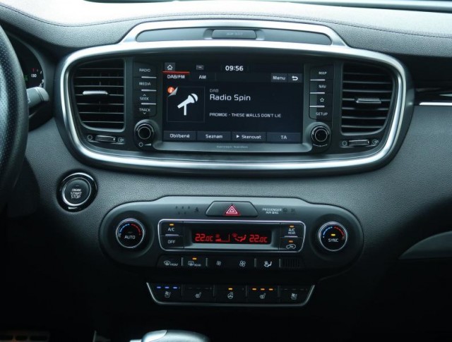 Kia Sorento  2.2 CRDi 