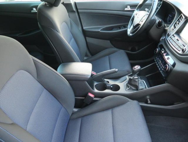 Hyundai Tucson  2.0 CRDi 