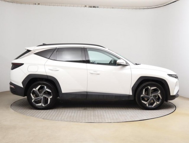 Hyundai Tucson  1.6 T-GDI 48V MHEV Trend
