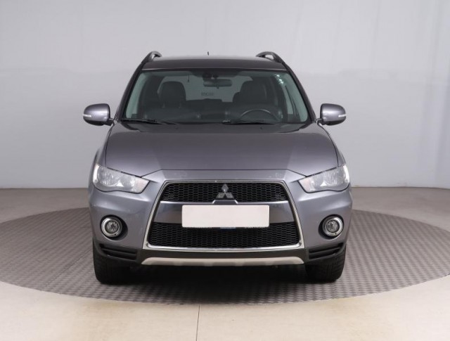 Mitsubishi Outlander  2.2 DI-D Intense