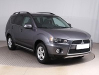 Mitsubishi Outlander  2.2 DI-D Intense