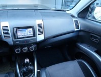 Mitsubishi Outlander  2.2 DI-D Intense
