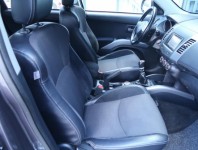 Mitsubishi Outlander  2.2 DI-D Intense