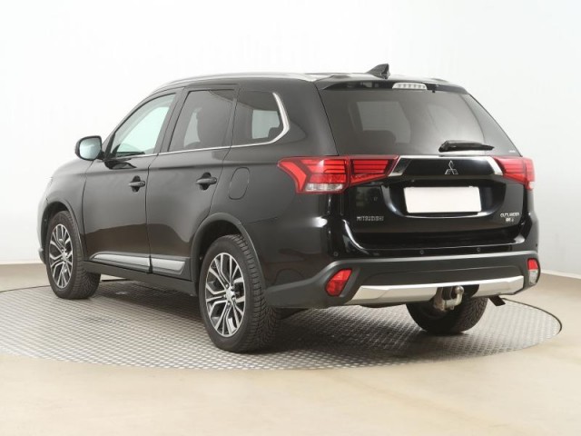 Mitsubishi Outlander  2.2 DI-D 