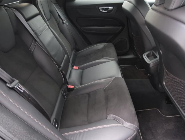Volvo XC60  T5 AWD R-Design