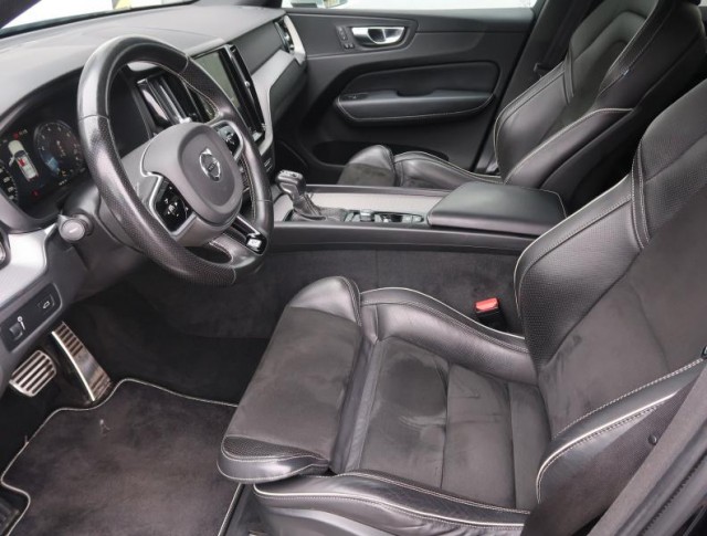 Volvo XC60  T5 AWD R-Design