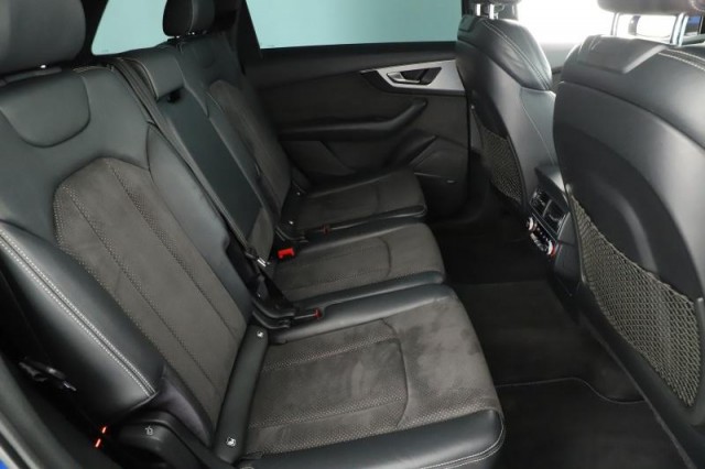 Audi Q7  3.0 TDI S-Line