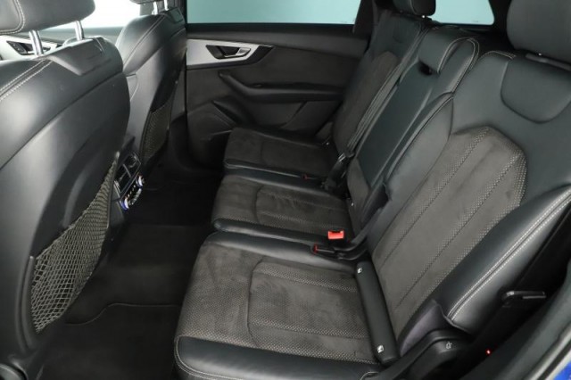 Audi Q7  3.0 TDI S-Line