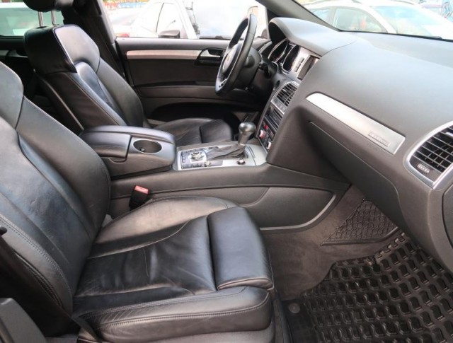 Audi Q7  3.0 TDI 