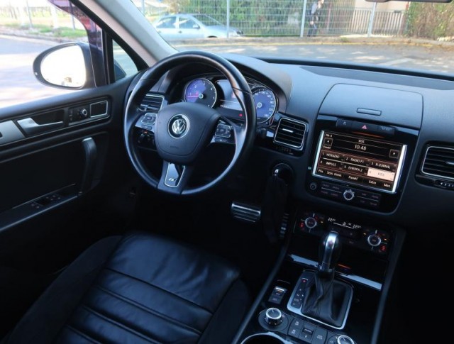 Volkswagen Touareg  3.0 TDI R-Line