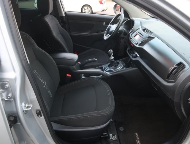 Kia Sportage  2.0 CRDi 