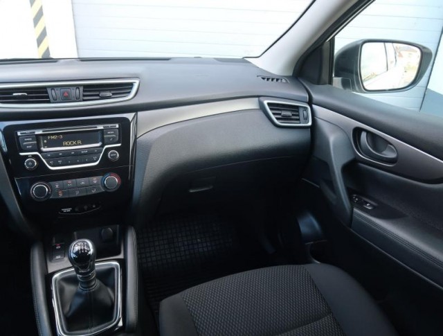 Nissan Qashqai  1.3 DIG-T 
