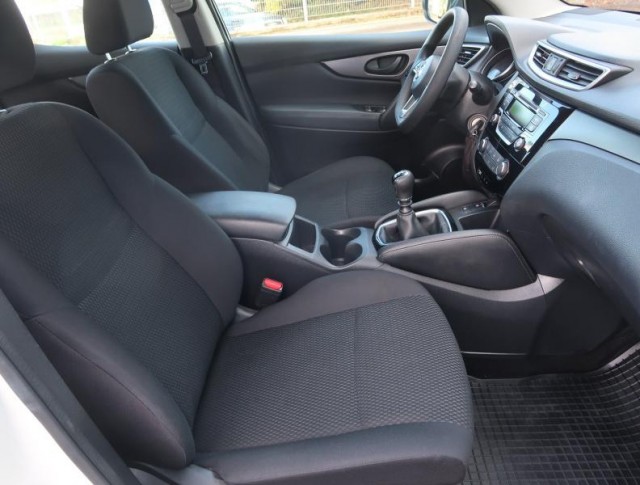 Nissan Qashqai  1.3 DIG-T 