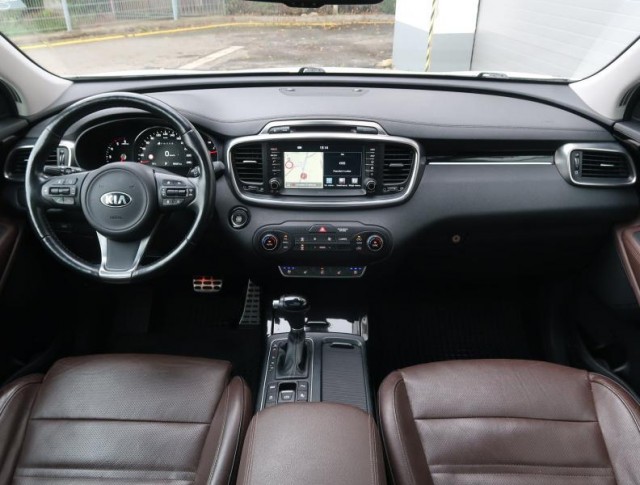 Kia Sorento  2.2 CRDi 