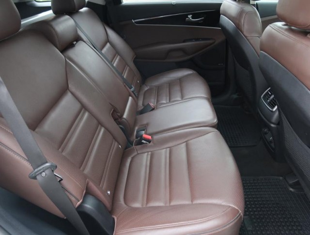 Kia Sorento  2.2 CRDi 