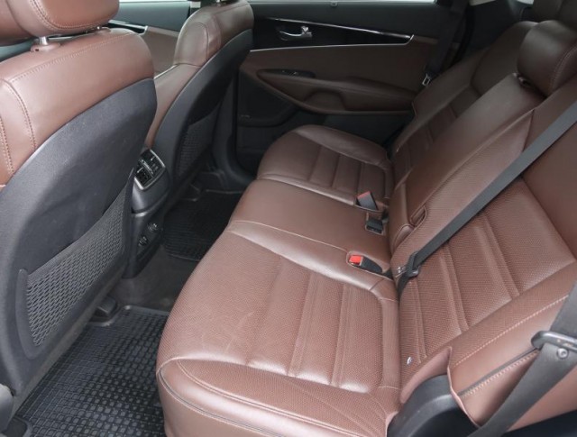 Kia Sorento  2.2 CRDi 