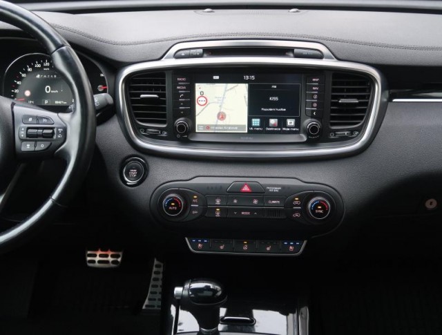 Kia Sorento  2.2 CRDi 