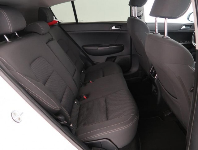 Kia Sportage  2.0 CRDi 
