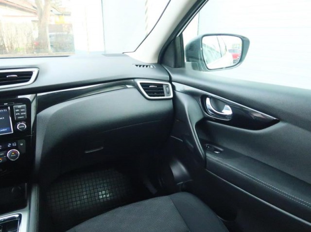 Nissan Qashqai  1.2 DIG-T 