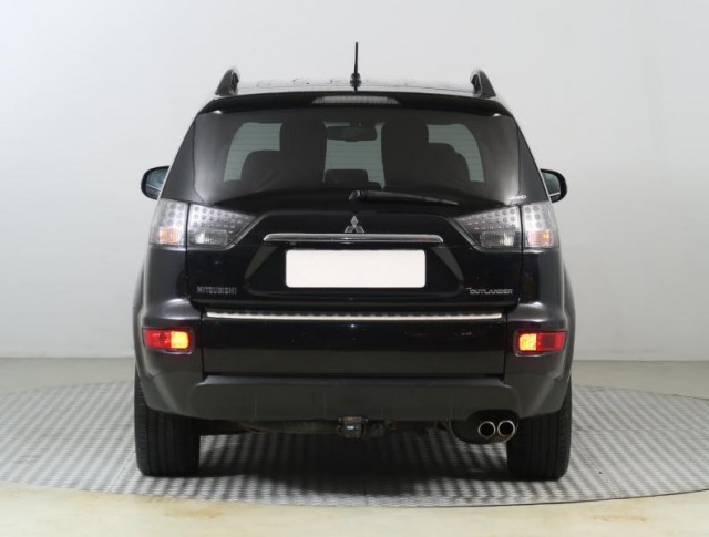 Mitsubishi Outlander  2.2 DI-D 