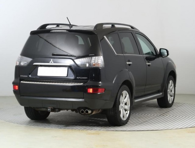 Mitsubishi Outlander  2.2 DI-D 