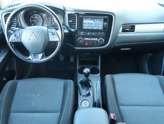 Mitsubishi Outlander  2.2 DI-D 