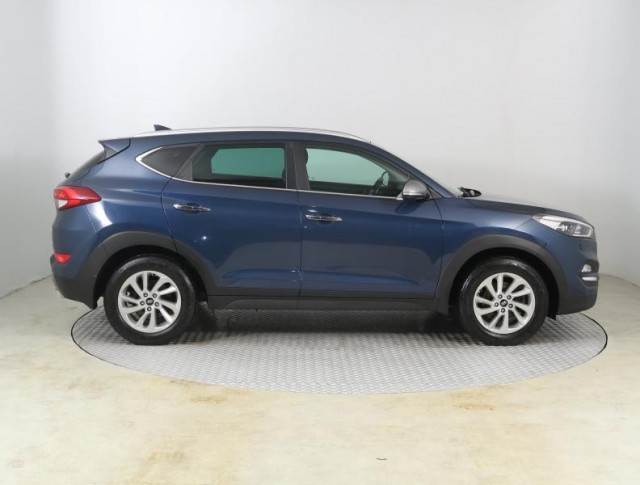 Hyundai Tucson  2.0 CRDi 