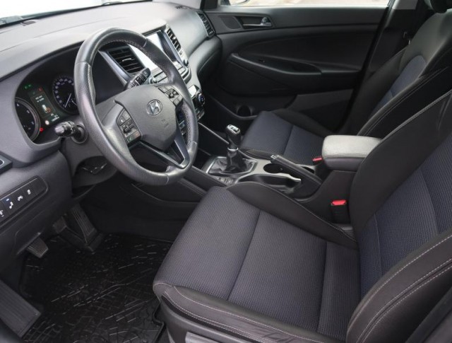 Hyundai Tucson  2.0 CRDi 