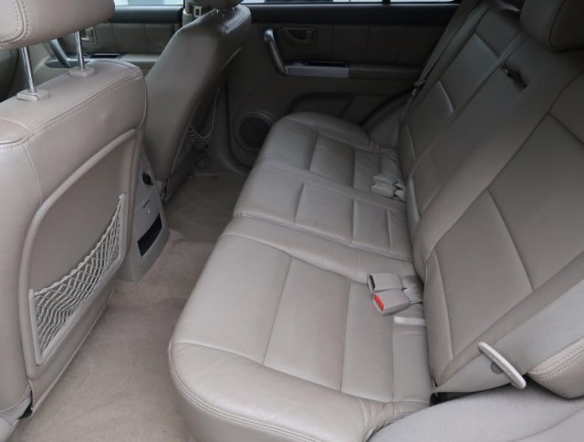 Kia Sorento  2.5 CRDi 