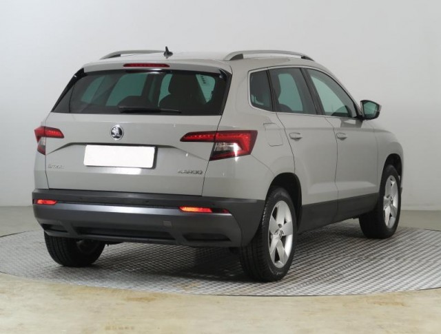 Škoda Karoq  1.0 TSI 