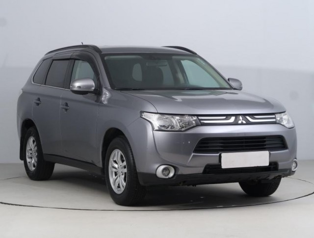 Mitsubishi Outlander  2.2 DI-D Intense