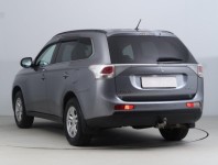 Mitsubishi Outlander  2.2 DI-D Intense
