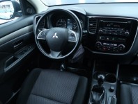 Mitsubishi Outlander  2.2 DI-D Intense