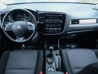 Mitsubishi Outlander  2.2 DI-D Intense