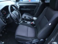 Mitsubishi Outlander  2.2 DI-D Intense