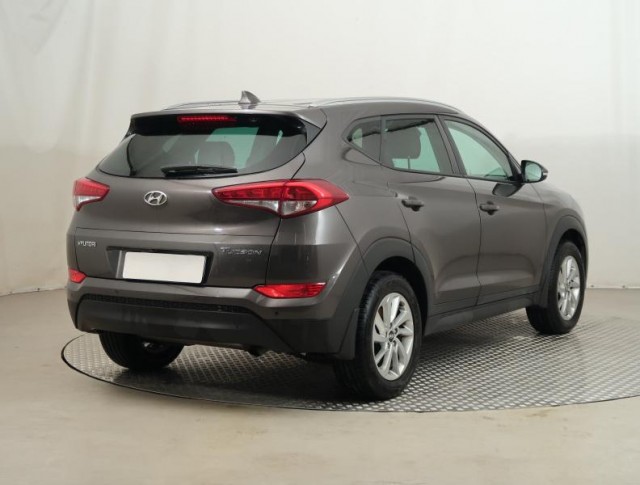 Hyundai Tucson  1.7 CRDi Trikolor