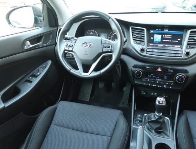 Hyundai Tucson  1.7 CRDi Trikolor