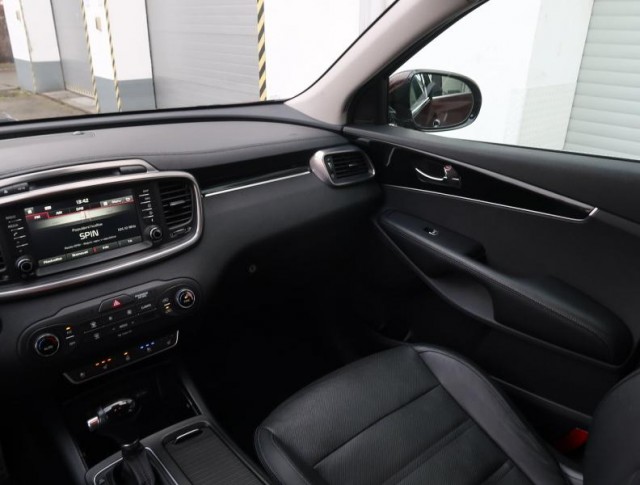 Kia Sorento  2.2 CRDi 