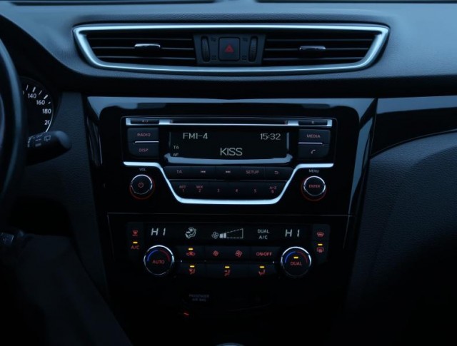 Nissan Qashqai  1.2 DIG-T 