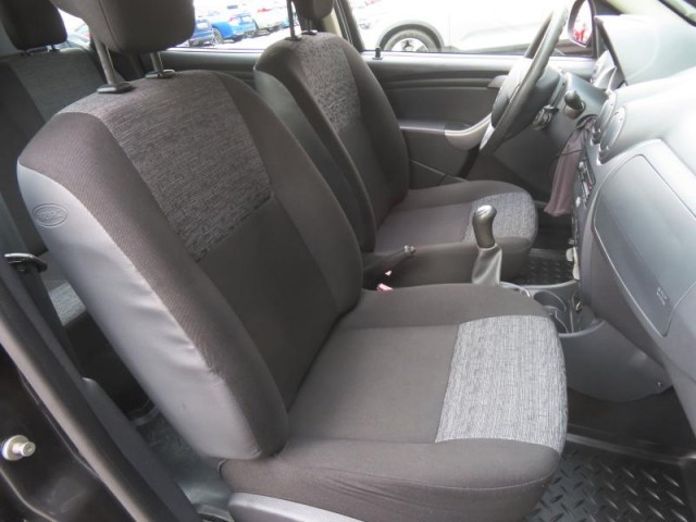 Dacia Duster  1.6 16V 