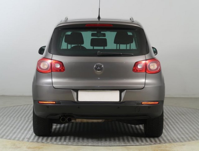 Volkswagen Tiguan  2.0 TSI 