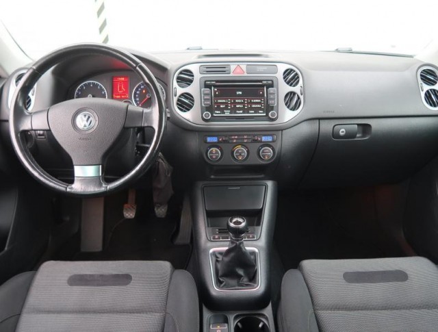 Volkswagen Tiguan  2.0 TSI 