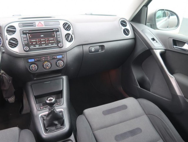 Volkswagen Tiguan  2.0 TSI 