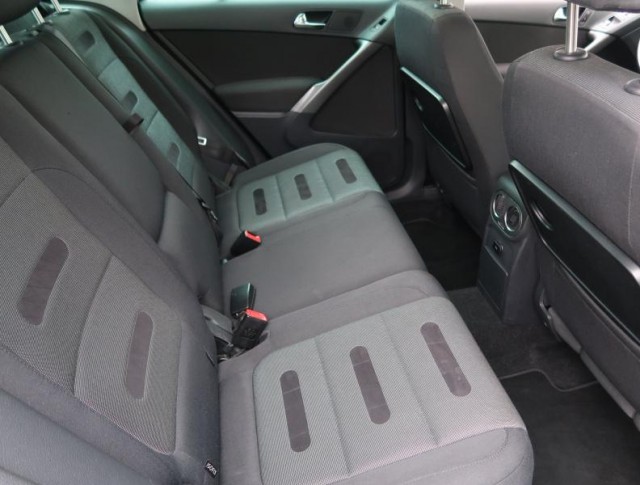 Volkswagen Tiguan  2.0 TSI 