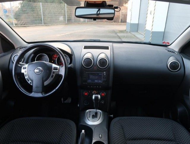 Nissan Qashqai  2.0 